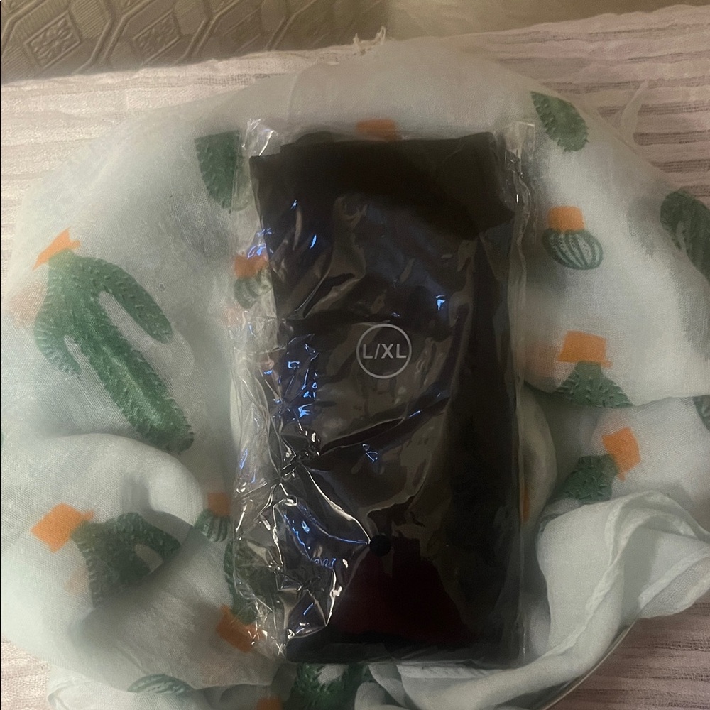 Source Unknown Women's Ribbed Compression Sock Se… - image 6